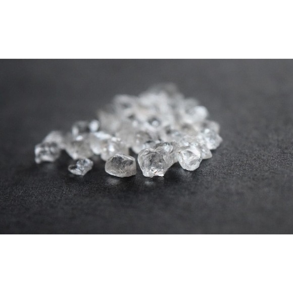 20 pcs size 3-5mm Quartz Rough Natural Bulk Stones Small Raw - Picture 4 of 4